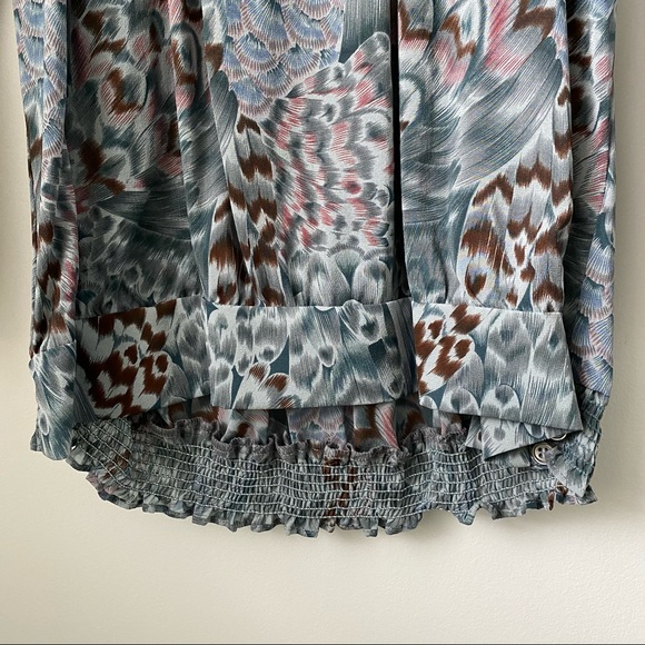 Twelfth Street By Cynthia Vincent Gorgeous feather print silk 3/4 sleeve top. - Picture 8 of 9